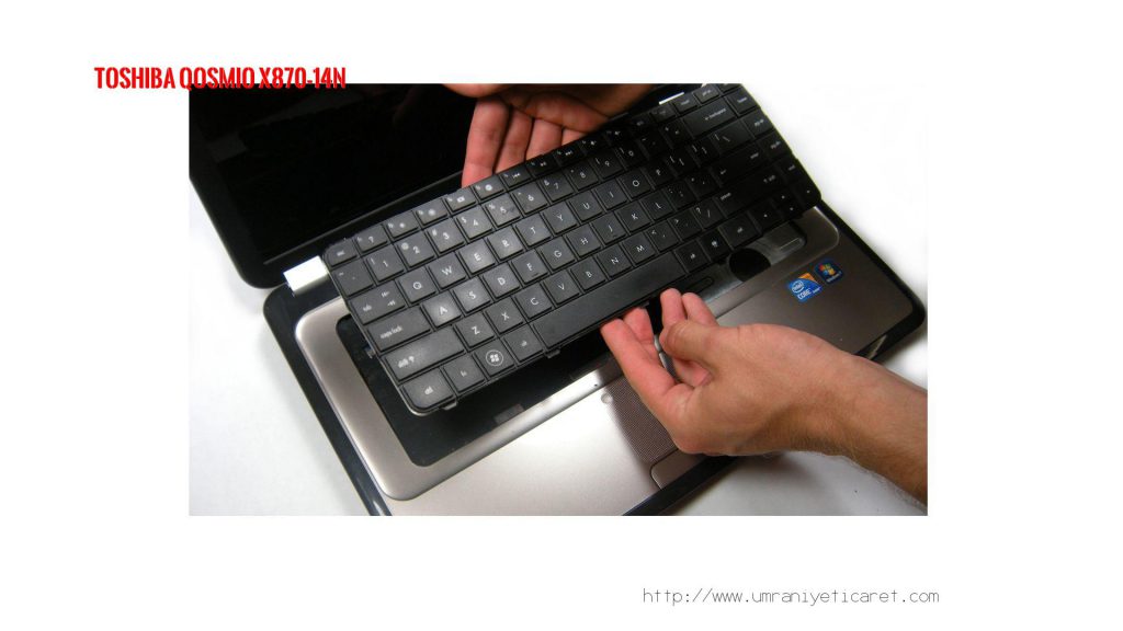 TOSHIBA QOSMIO X870-14N laptop klavyesi